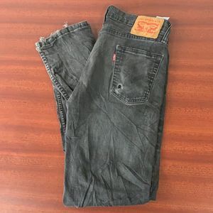 Black man’s 514 Levi’s mom jeans